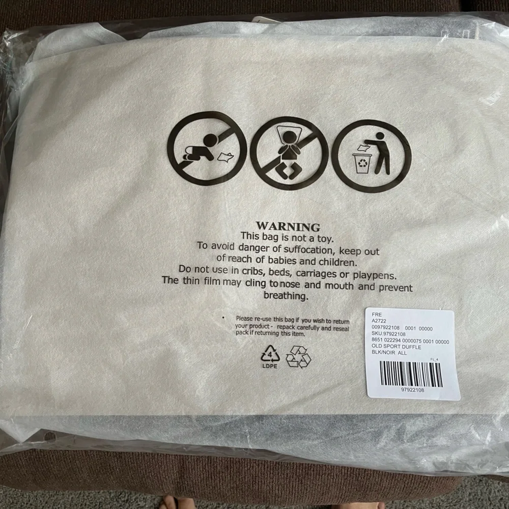 NWT FREE PEOPLE MOVEMENT Good Sport Duffle Bag | Black MSRP $78 - Picture 12 of 15